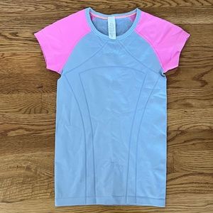 Ivivva  Pool Party & Raspberry Geo Light Fly Tech Short Sleeve Size 8